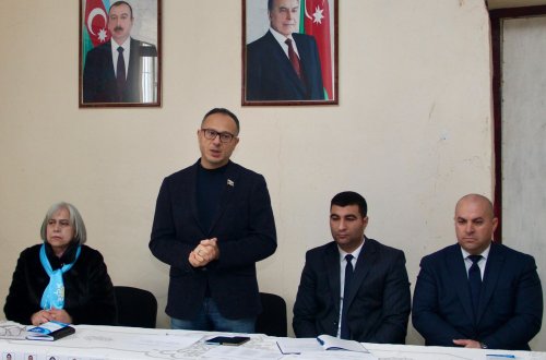 Deputat Ramil Həsən seçiciləri ilə görüşüb