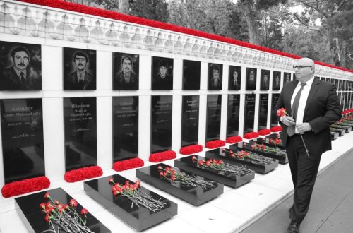 ABŞ səfirliyi 20 Yanvar faciəsinin qurbanlarını yad edib