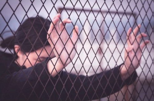 Yaşlı yapon qadınları həbsxanaya düşmək üçün bilərəkdən cinayətlər törədirlər