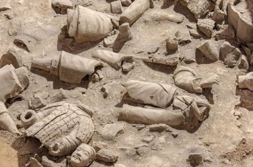 Zibil torbasında 2000 illik yunan heykəli tapılıb