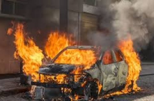 Sumqayıtda qadına məxsus avtomobil yanıb