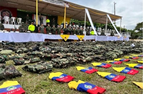 Kolumbiyada 63 təşkilat üzvü təslim olub