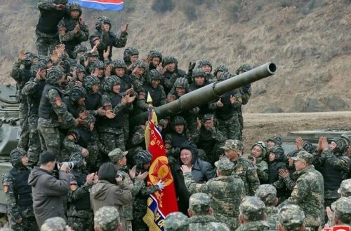 Damarlarını gəmirdilər, başlarını betona vurdular: Şimali Koreya əsgərlərinin soyuqqanlı taktikası 