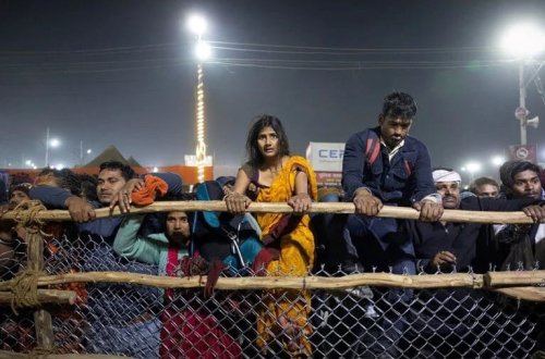 Dünyanın ən böyük festivalında izdiham: Çayın sahilində yatarkən əzildilər