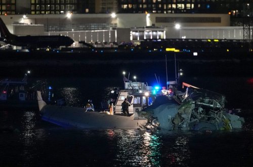 Vaşinqtonda təyyarə qəzasında həlak olan 40 nəfərin meyiti tapılıb