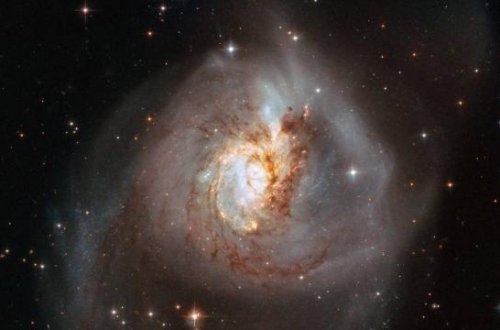 Yeni nəhəng qalaktika kəşf edilib