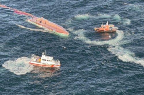 Koreyada iki balıqçı gəmisi saya oturub, bir nəfər ölüb