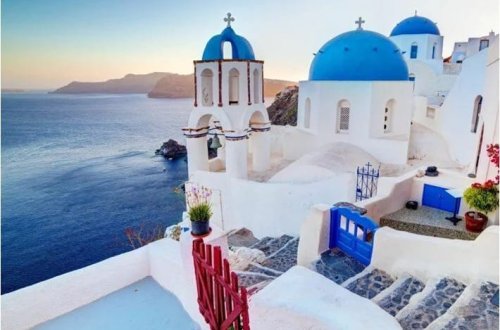 Yunanıstanın Santorini adasında seysmik aktivliyə görə təhsil dayandırılıb