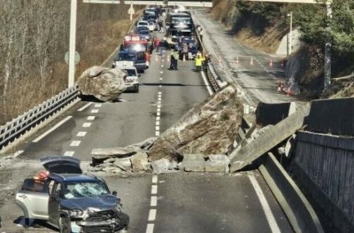 Fransada daşlar yola düşdü, 1000-dən çox adam tıxacda qaldı