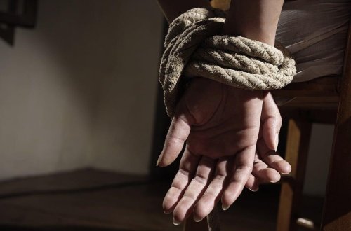 Azərbaycanda qadını oğurladılar - Polis hərəkətə keçdi