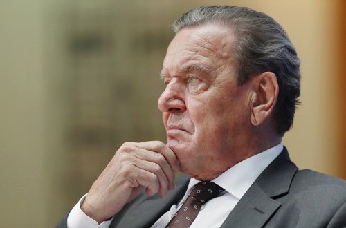 Almaniyanın keçmiş kansleri xəstəxanaya yerləşdirilib