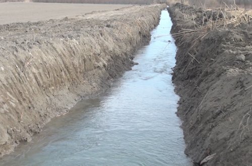 Göyçayda əkin sahələrinin suvarılması üçün kanallar lildən təmizlənir