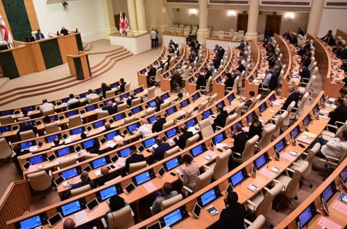 Gürcüstan parlamentinin sədri 49 deputatın mandatının ləğvinin səbəbini açıqlayıb
