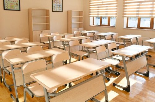 Azərbaycanda 15 yaşlı şagird dərs zamanı qəfil öldü