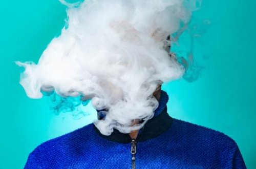 Fransa birdəfəlik elektron siqaretlərin satışını qadağan etməyə hazırlaşır