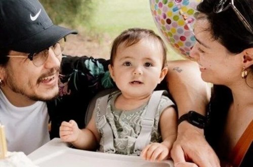 Körpəsini maşında unudub 