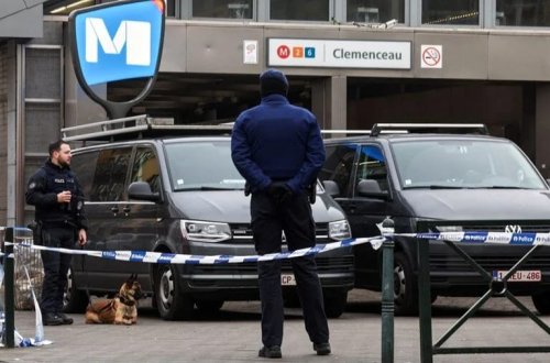 Brüsseldə polis metro tunellərində Kalaşnikov ovuna başlayıb