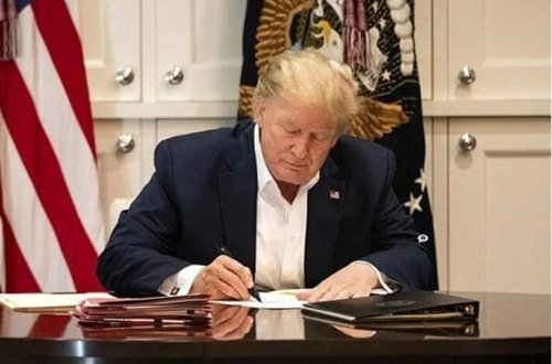 Tramp trans idmançıları qadınların idman yarışlarına qatmağa qadağa qoyub