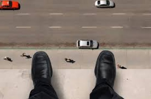 Bakının mərkəzində İNTİHAR - Qazanxananın borusuna çıxıb özünü atdı