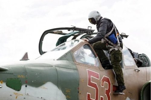 Rus əsgəri yük maşını ilə birlikdə Su-25 qırıcısına çırpılıb