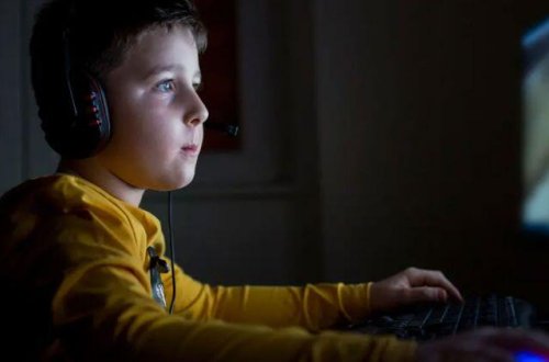 Məktəblərdə yayılan təhlükəli oyun ölüm nəticələnə bilər - AÇIQLAMA