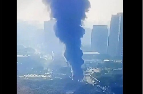 Braziliyada təyyarə insanların sıx olduğu küçəyə düşüb