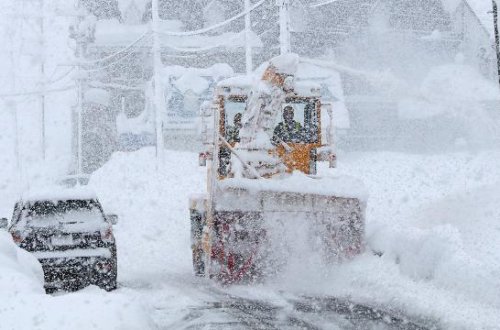 Yaponiyada iki qar uçqunu nəticəsində 100-dən çox insan isti bulaq otellərində qalıb