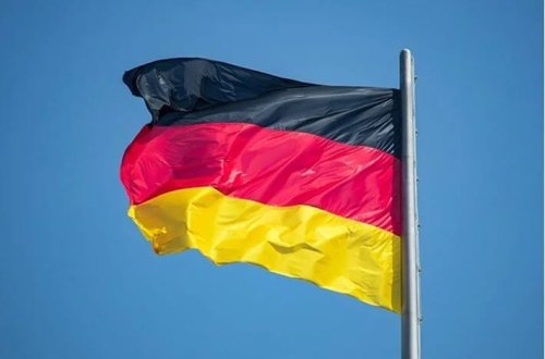 Almaniyada türk qadın bıçaqlanaraq öldürülüb