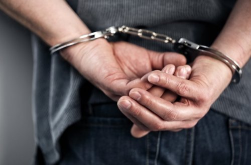 Şirvanda beş evdən 53 min manatlıq oğurluq etməkdə şübhəli bilinən şəxs saxlanılıb