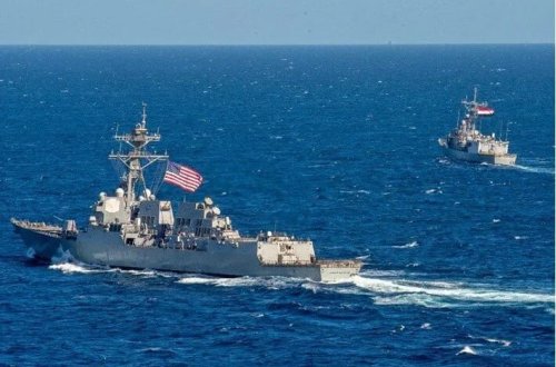 Nüvə sualtı qayığı Cənubi Koreya limanına yanaşdı