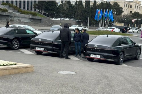 Generallar Şəhidlər Xiyabanını 100 minlik avtomobillərlə ziyarət etdi — FOTOLAR