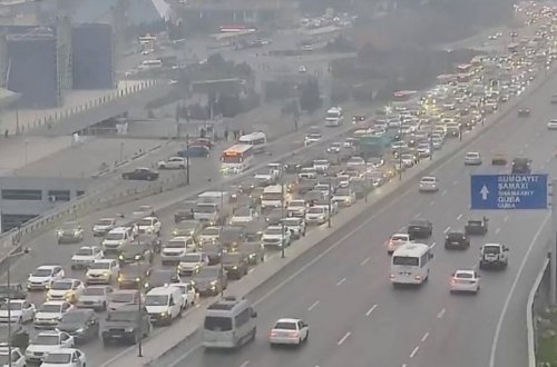Bakıda doqquz istiqamətdə sıxlıq müşahidə olunur - SİYAHI