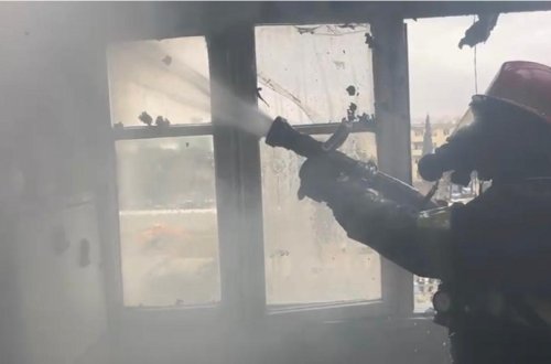 Bakıda beşmərtəbəli binada yanğın baş verib, sakinlər təxliyə olunub - YENİLƏNİB