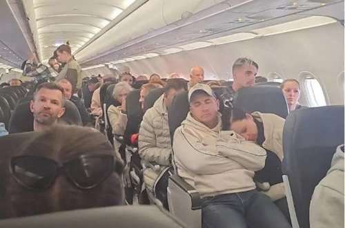 Rusiya təyyarəsi Polşada məcburi eniş edib: Sərnişinlər 13 saatdan çox təyyarədə saxlanılıb 