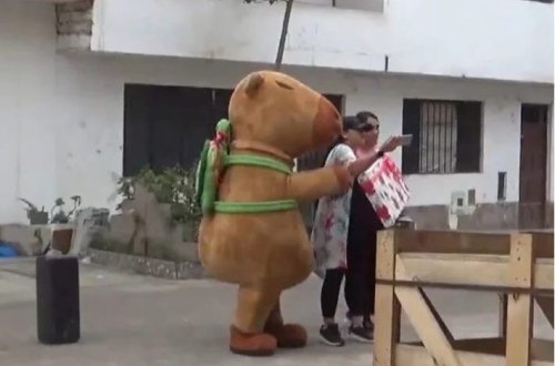 Peruda kostyumlu basqın: Narkotik satıcısı belə tutuldu