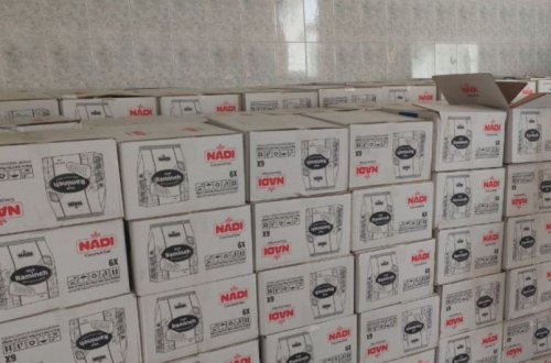 İrandan Azərbaycana gətirilən 3 tondan çox kreker və konfet məhv edilib