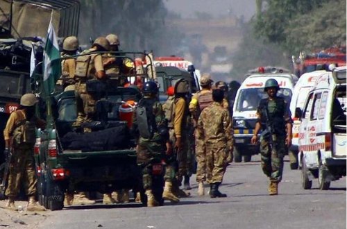 Pakistanda avtobusdan məcburi endirilən 7 nəfər güllələnərək öldürülüb