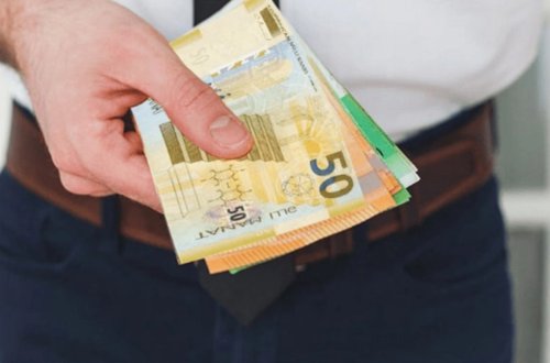 Bakıda ondan 15 manat borcunu tələb edən tanışını bıçaqladı