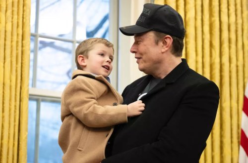 Maskın oğlu ağır xəstəlikdən əziyyət çəkir