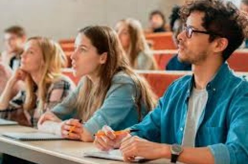 Ötən il ən çox təhsil krediti hansı universitetin tələbələrinə verilib?