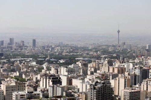 İranda enerjiyə qənaət məqsədilə dövlət müəssisələri və məktəblərin tətilləri bir gün uzadılıb