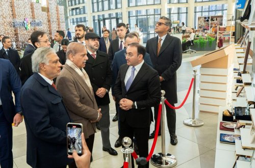 Pakistanın Baş naziri “ASAN xidmət”də