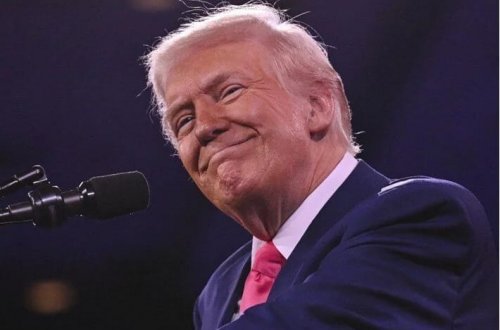 Tramp Yunanıstanda Amerika bazasını bağlayacaq