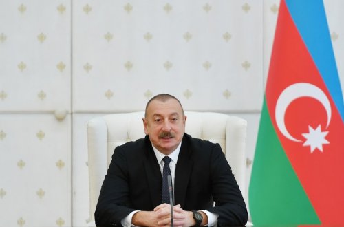 İlham Əliyev və Mehriban Əliyeva Xocalı soyqırımı abidəsini ziyarət ediblər