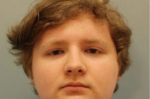 Əkiz qardaşını öldürdü və yuxuda gəzən olduğunu iddia etdi: 21 yaşlı gəncə 15 il həbs cəzası