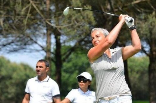 İş xanımı evində ölü tapıldı