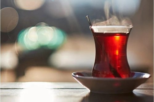 İş yerində çay böhranı: Dəvət edilmədi, məhkəməyə verdi, təzminat qazandı