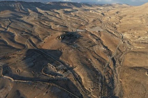 Əsədin kimyəvi silah anbarı ilk dəfə görüntülənib