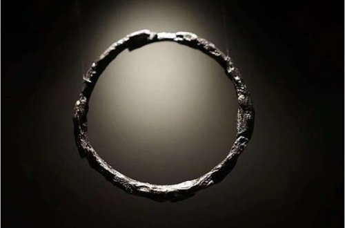 2700 illik məzarda yerdə olmayan metal aşkar edilib