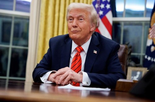 Tramp ingilis dilini ABŞ-nin rəsmi dili kimi tanıyan fərman imzalayıb